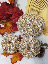 Load image into Gallery viewer, Mini Knit Pumpkins