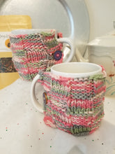 Load image into Gallery viewer, Mug Hug – Primrose – Basketweave style