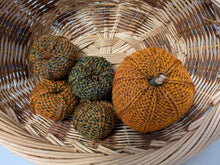 Load image into Gallery viewer, Mini Knit Pumpkins
