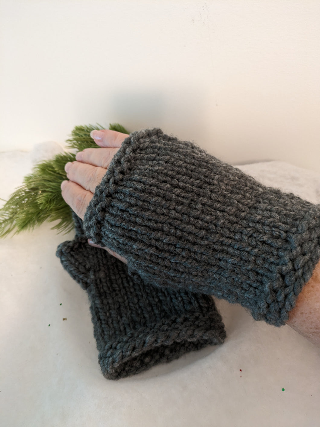 Fingerless Gloves - Charcoal - size (7