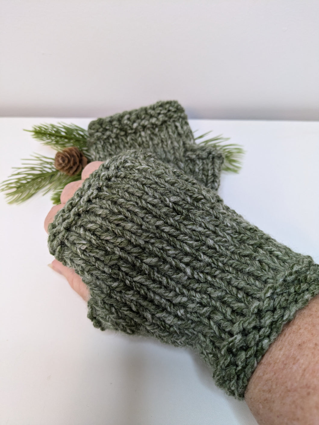 Fingerless Gloves - Forest Heather- size (7