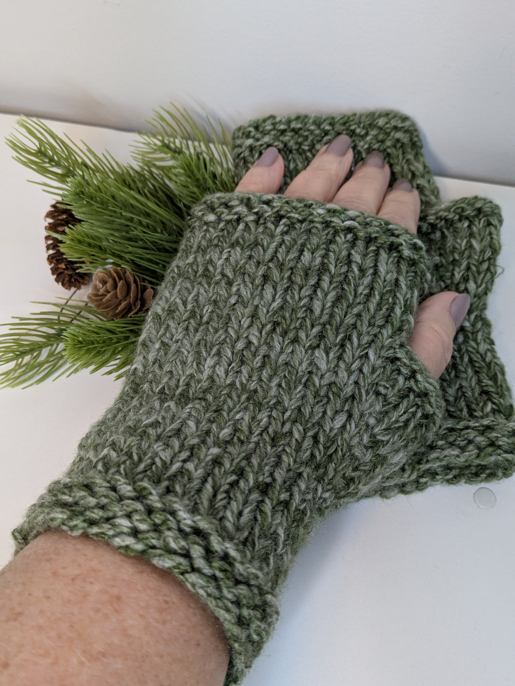 Fingerless Gloves - Forest Heather - size (8