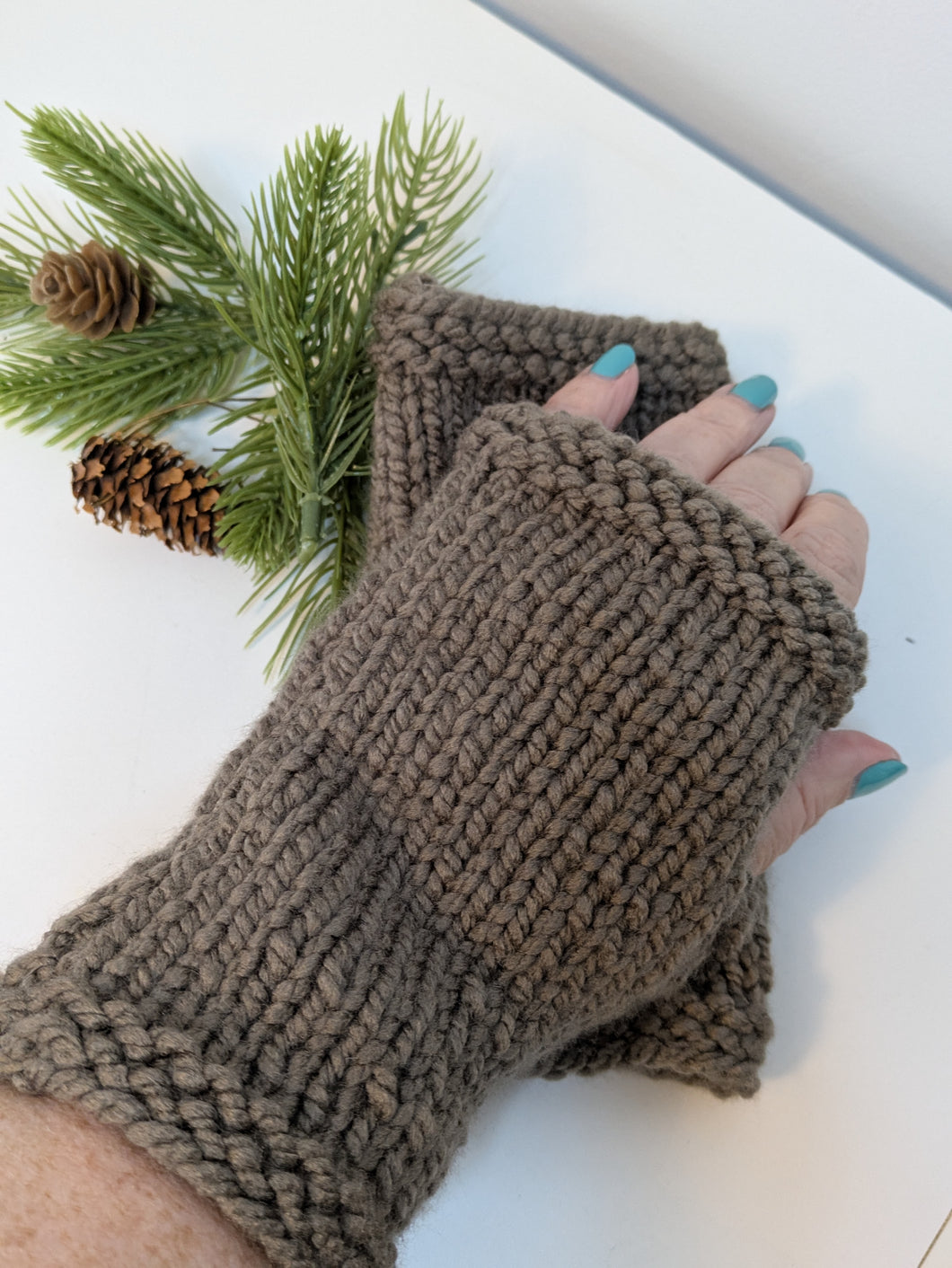 Fingerless Gloves - Pecan - size (8