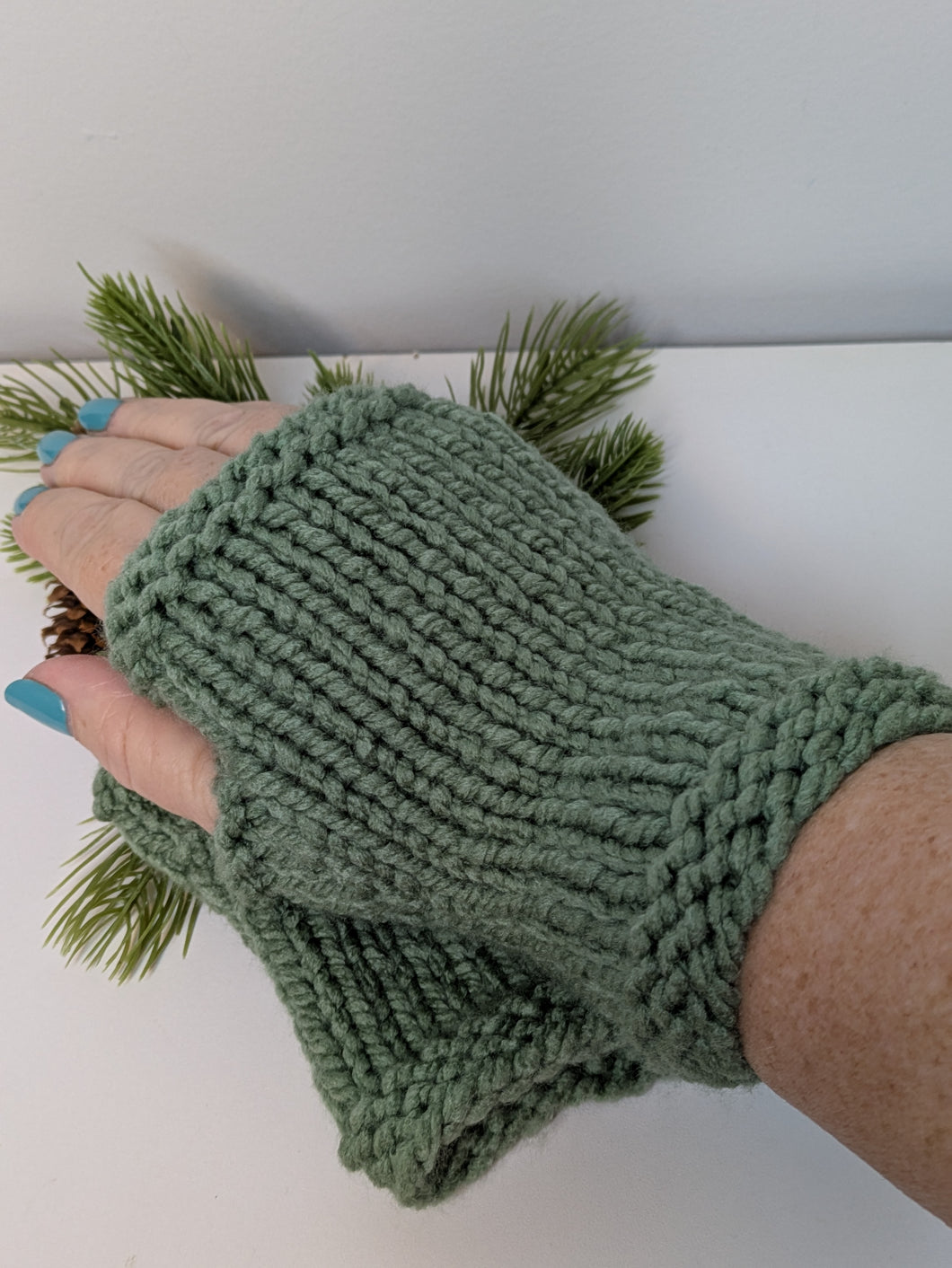 Fingerless Gloves - Sage - size (7