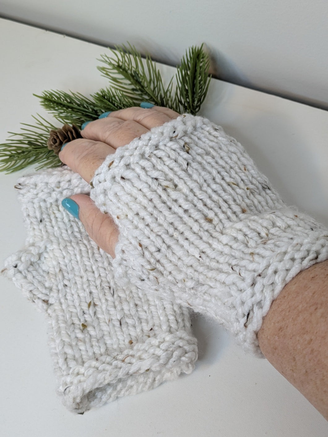 Fingerless Gloves - White Tweed - size (7